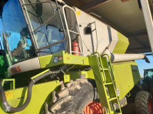 Biçerdöver Claas Avero 240