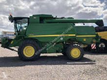 Moissonneuse-batteuse John Deere T 670 i