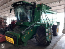 Mietitrebbiatrice John Deere