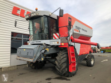 Žatva Massey Ferguson Kombajn ojazdený