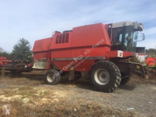 Moissonneuse-batteuse Massey Ferguson