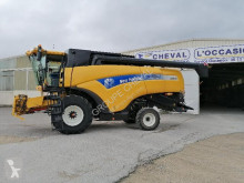 Kombajn zbożowy New Holland CX 8040