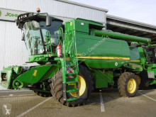 Moissonneuse-batteuse John Deere