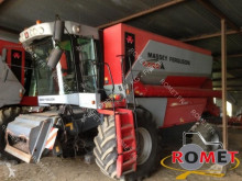 Moissonneuse-batteuse Massey Ferguson