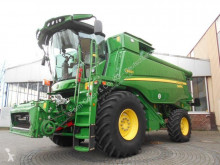 Moissonneuse-batteuse John Deere