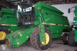 Moissonneuse-batteuse John Deere 2064