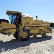 Moissonneuse-batteuse New Holland moissonneuse batteuse 8070