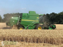 Moissonneuse-batteuse John Deere