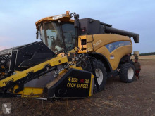 Moissonneuse-batteuse New Holland