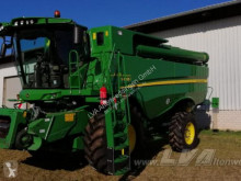 Moissonneuse-batteuse John Deere S685