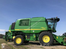 Moissonneuse-batteuse John Deere W650