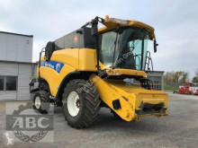New Holland CX8040 Skördemaskin-tröskmaskin begagnad