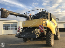 New Holland mietitrebbiatrice usato
