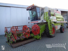 Mietitrebbiatrice Claas