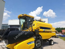 حصاد آلة حصاد ودرس New Holland