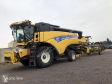 New Holland Combine harvester CX 8070