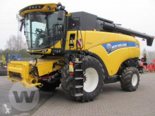 Moissonneuse-batteuse New Holland