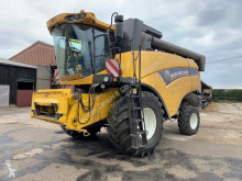 Moissonneuse-batteuse New Holland