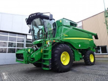 John Deere Combine harvester