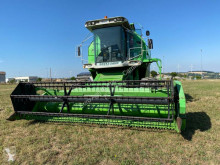 Moissonneuse-batteuse à 5 secoueurs Deutz-Fahr 5520 AUTOLIVELLANTE