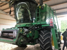 John Deere Combine harvester