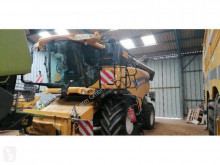 Moissonneuse-batteuse New Holland