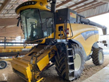 Moissonneuse-batteuse New Holland