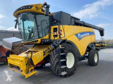 Moissonneuse-batteuse New Holland CX 8.85