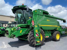 Moissonneuse-batteuse John Deere T660