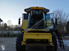 حصاد آلة حصاد ودرس مع 6 هزّازات New Holland CS6070