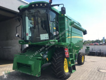Moissonneuse-batteuse John Deere W 330
