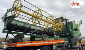 Moissonneuse-batteuse John Deere 955