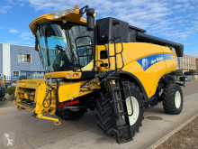 New Holland CX 8070 Moissonneuse-batteuse occasion