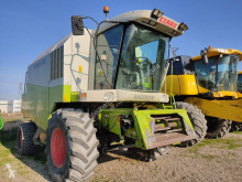 Moissonneuse-batteuse Claas Medion 330