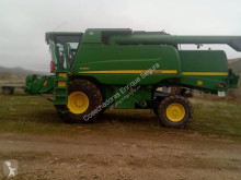 Moissonneuse-batteuse John Deere W 650