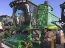 Moissonneuse-batteuse John Deere