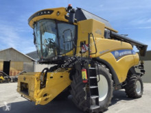 Moissonneuse-batteuse New Holland