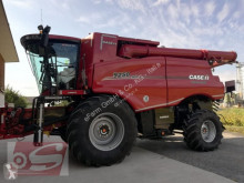 Moissonneuse-batteuse Case IH