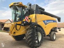 New Holland Skördemaskin-tröskmaskin begagnad