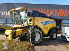 New Holland Skördemaskin-tröskmaskin begagnad