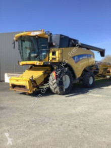 Moissonneuse-batteuse New Holland