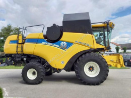 حصاد New Holland CX 6090 mit 7,60m Varifeed آلة حصاد ودرس مع 3 هزّازات مستعمل