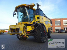 New Holland Combine harvester CX 8040