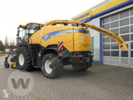 Ensileuse automotrice New Holland