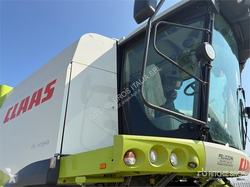 Збір врожаю Claas 750TT Combine Harvester