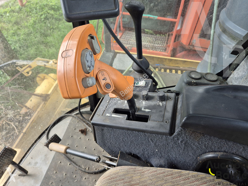 New Holland FX 375 harvest