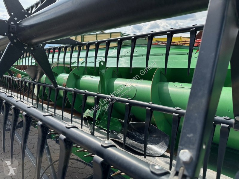 Moisson John Deere  725 X     7,50 mtr.   Demo