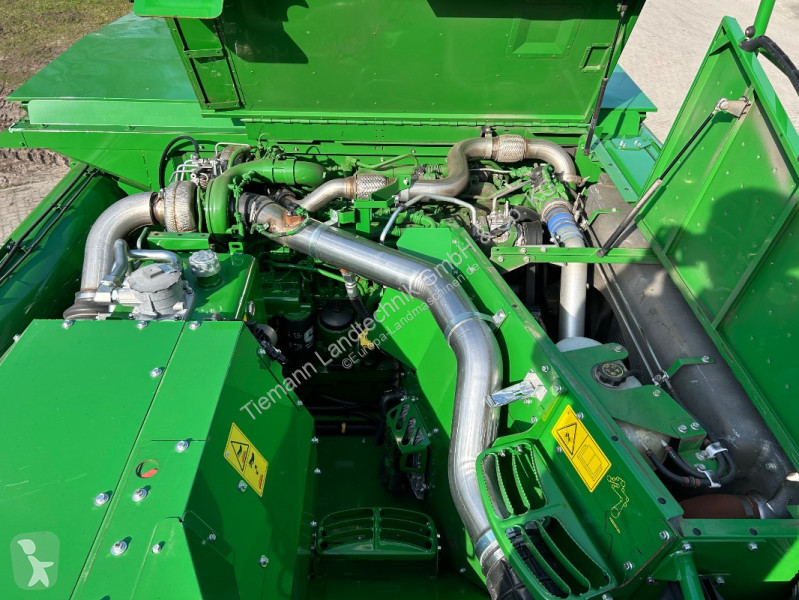 John Deere  T560 harvest