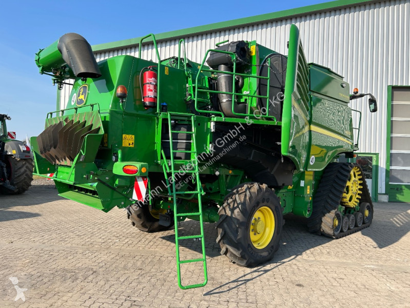 John Deere  T670 harvest
