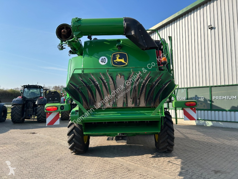 John Deere  T670 harvest